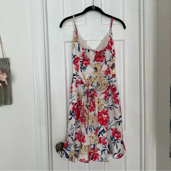 Guess Floral Dress - Picture 2 of 4